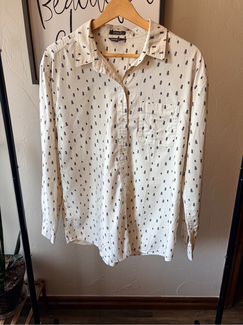 Eddie Bauer Women's M White/Black Print Feathers Woven Cotton Button-Up Blouse